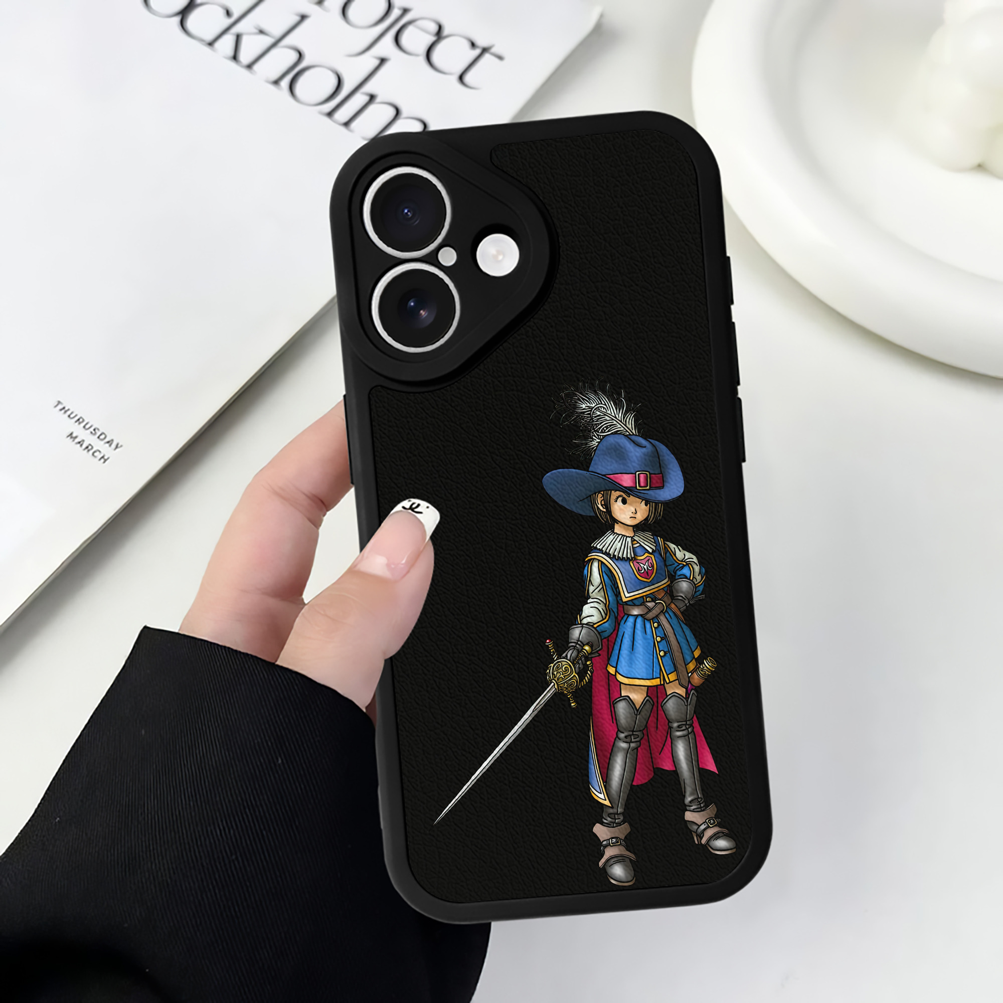 （画像用） ドラゴンクエスト Doragon Kuesuto Dragon Quest 【iPhone 16シリーズ対応】シリコンスマホケース（レザー調） 材質：シリコン